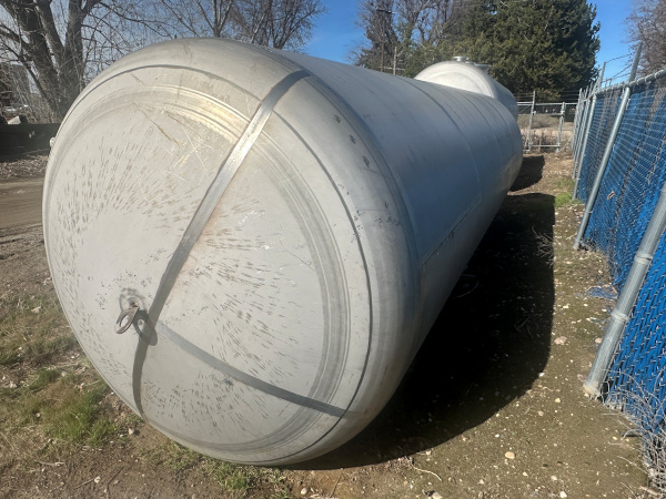 5,000 gallon stainless tank